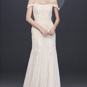 Cream Off-Shoulder Sleeveless Wedding Gown